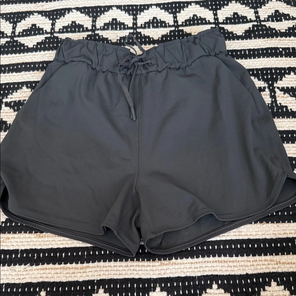 lululemon athletica On the Fly Short Luxtreme
